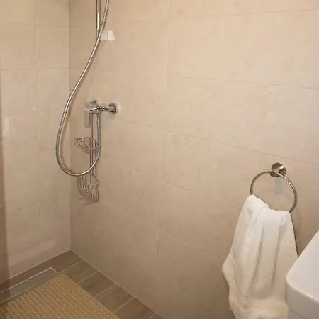 桑属阿尔巴公寓 * 斯普利特