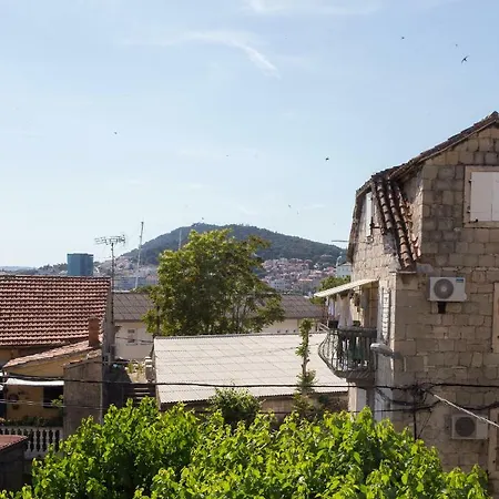 Morus Alba Apartmán