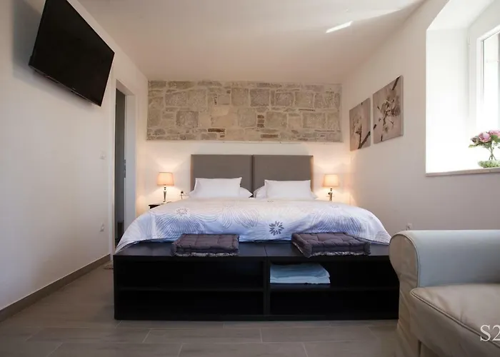 Morus Alba 아파트