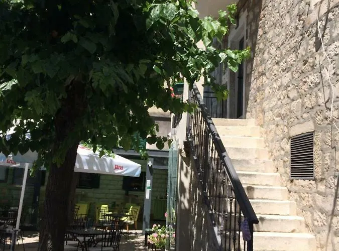 桑属阿尔巴公寓 *